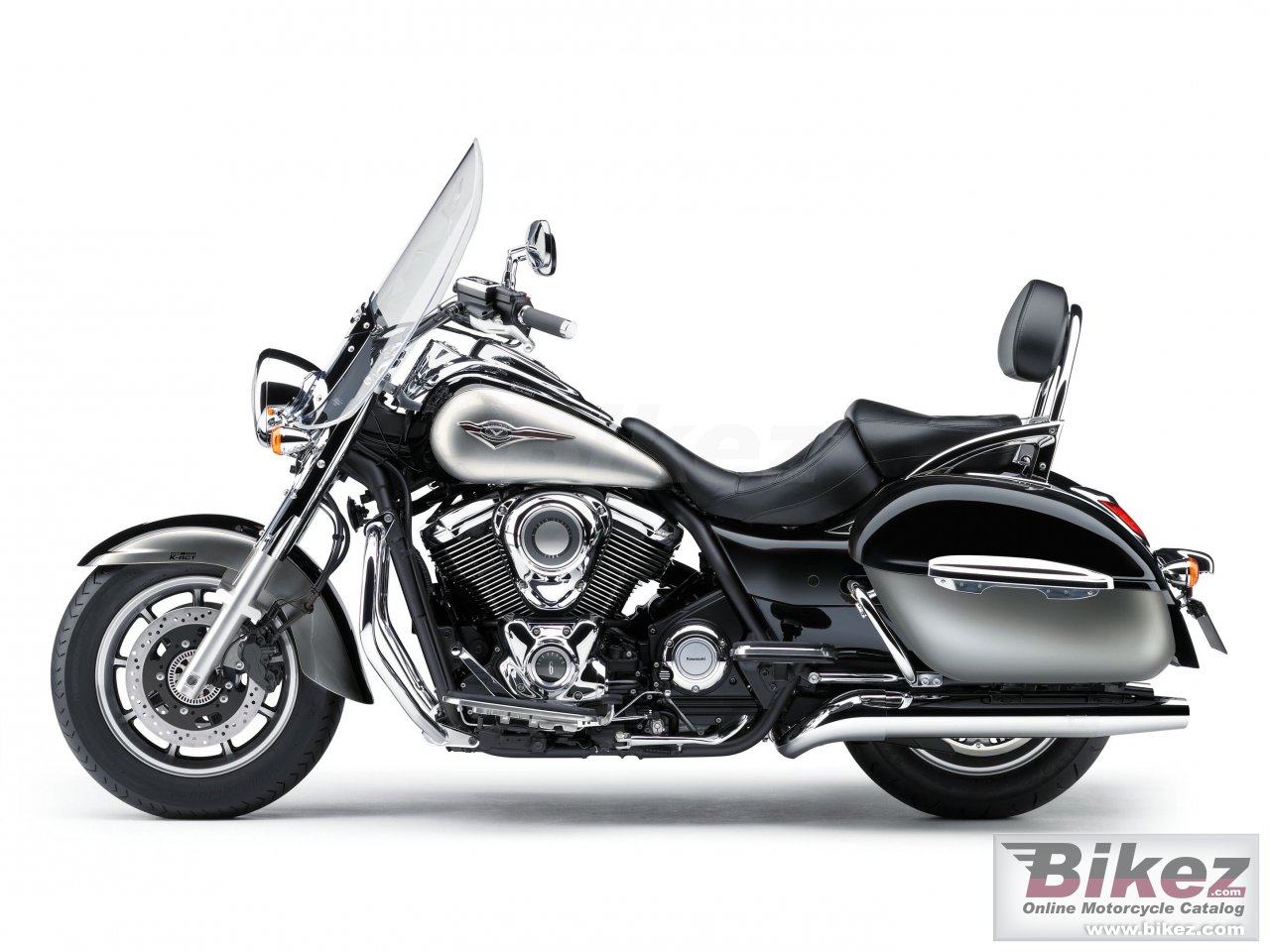 Big Kawasaki vn 1700 classic tourer picture and wallpaper from Bikez.com